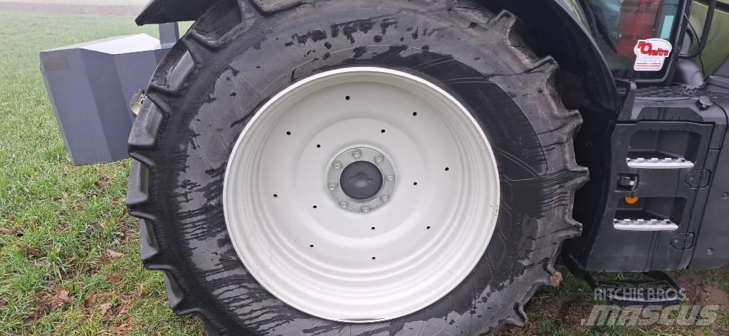 Valtra T235 active Traktorok