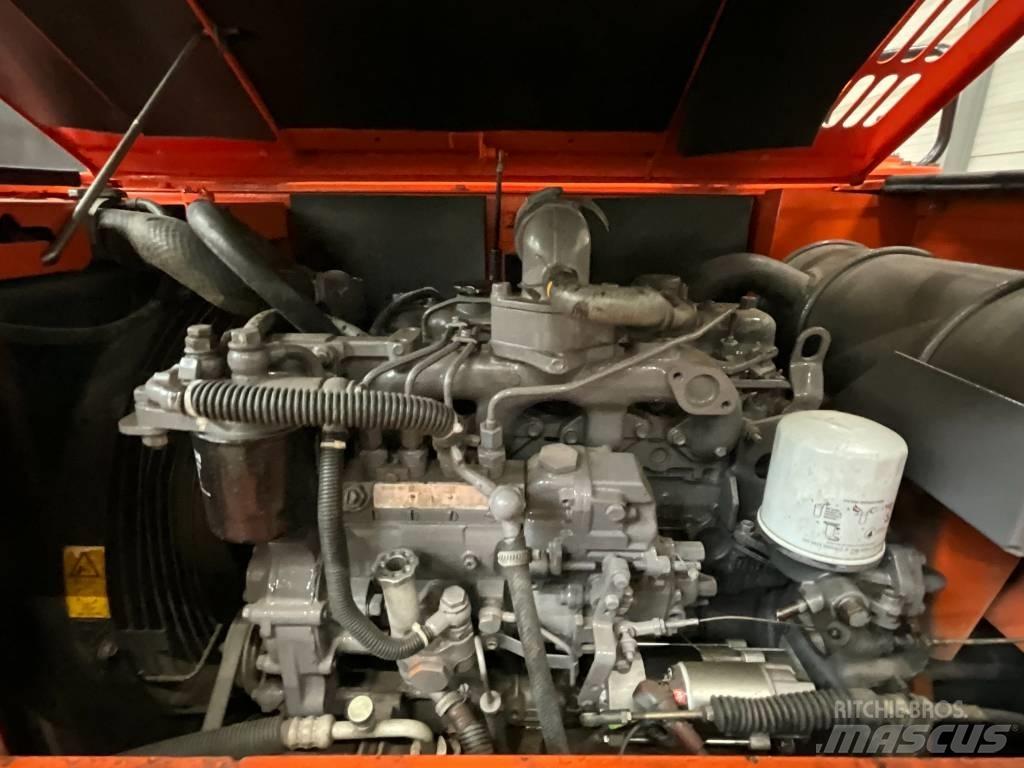 Hitachi ZX 70 Közepes (midi) kotrók 7 t - 12 t