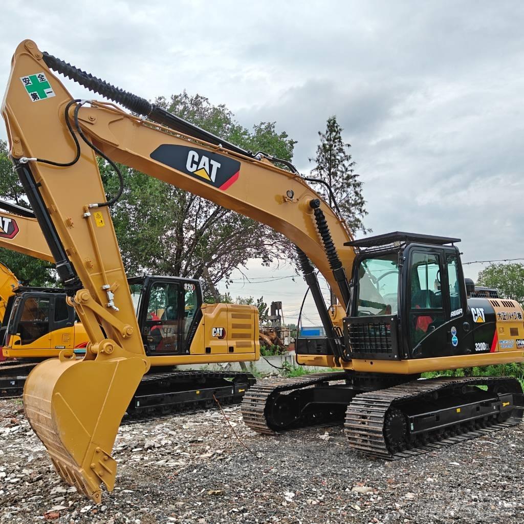 CAT 320D2 Lánctalpas kotrók
