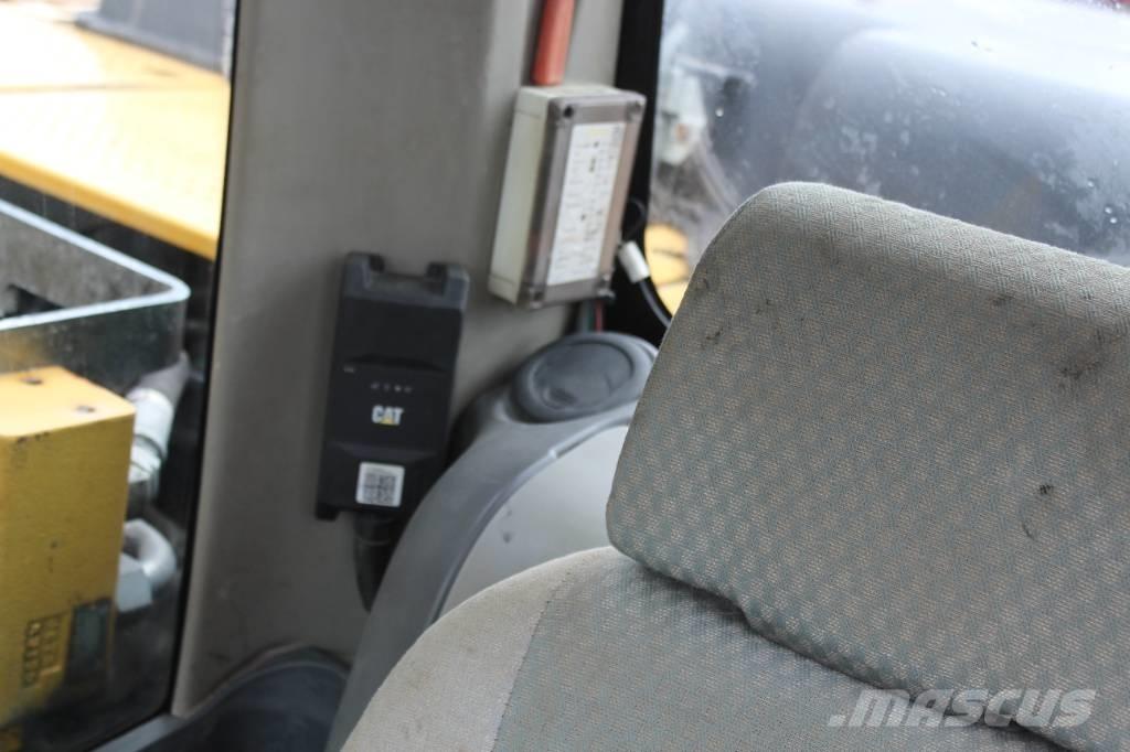 CAT 319 D L Lánctalpas kotrók