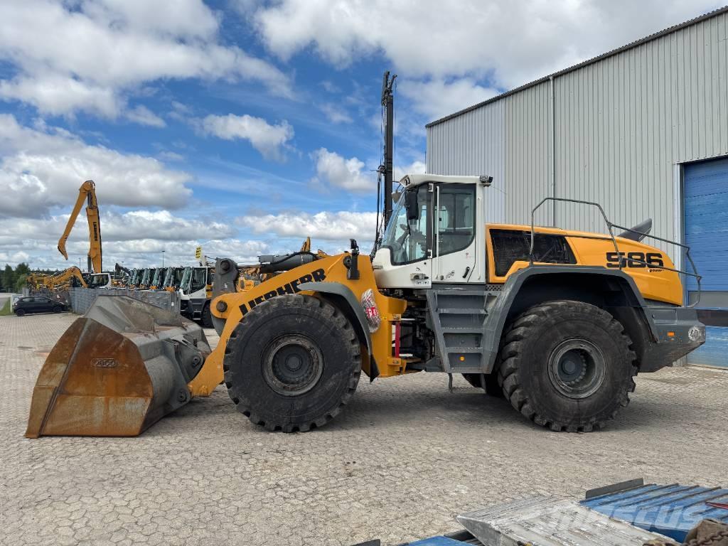 Liebherr L586 Gumikerekes homlokrakodók