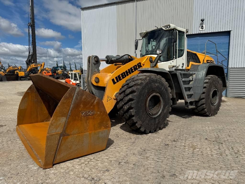 Liebherr L586 Gumikerekes homlokrakodók