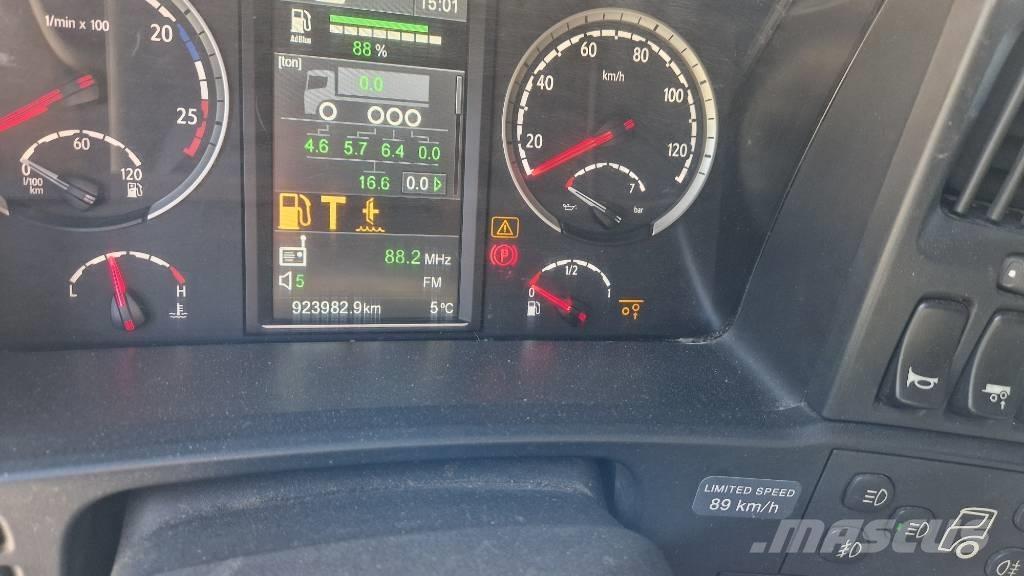 Scania R730 8x4*4 Rönkszállító teherautók