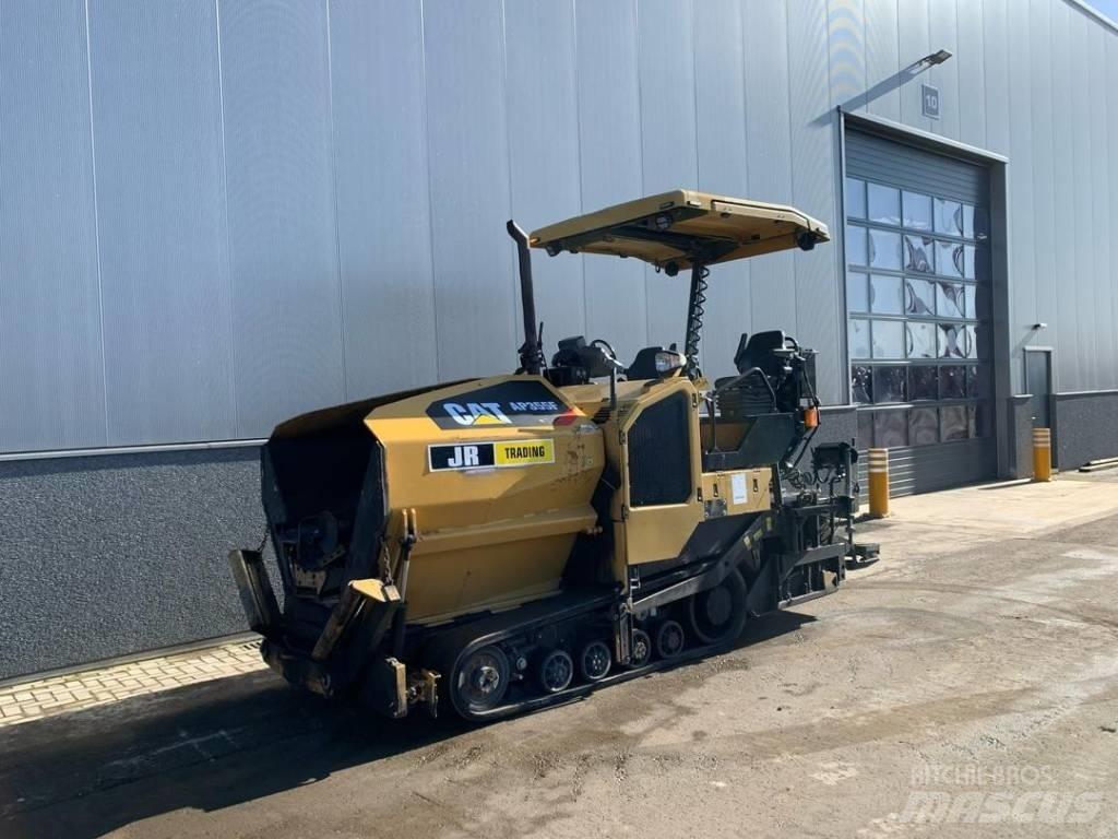 CAT AP355F Aszfalt terítõ gépek