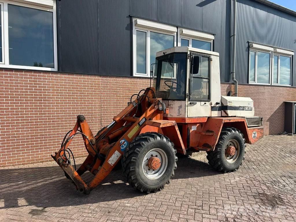 Schaeff SKL851 Gumikerekes homlokrakodók