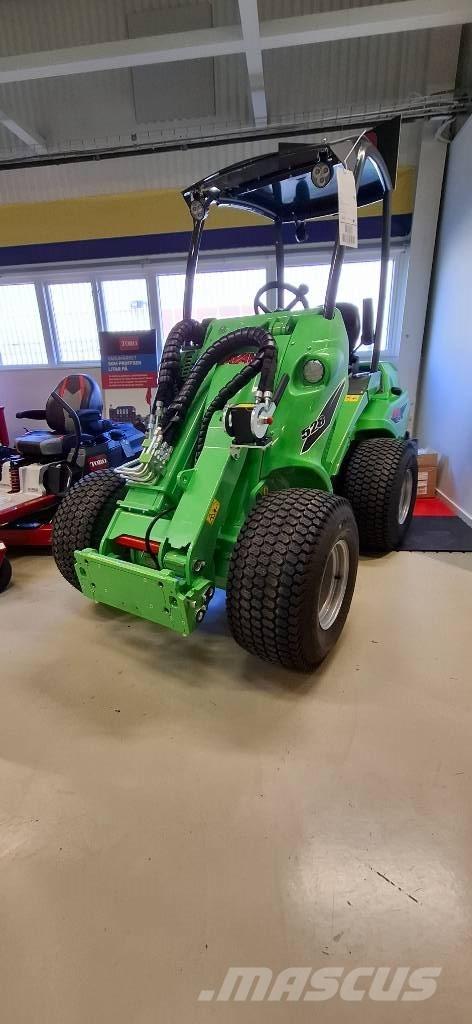 Avant 528 Univerzális rakodók