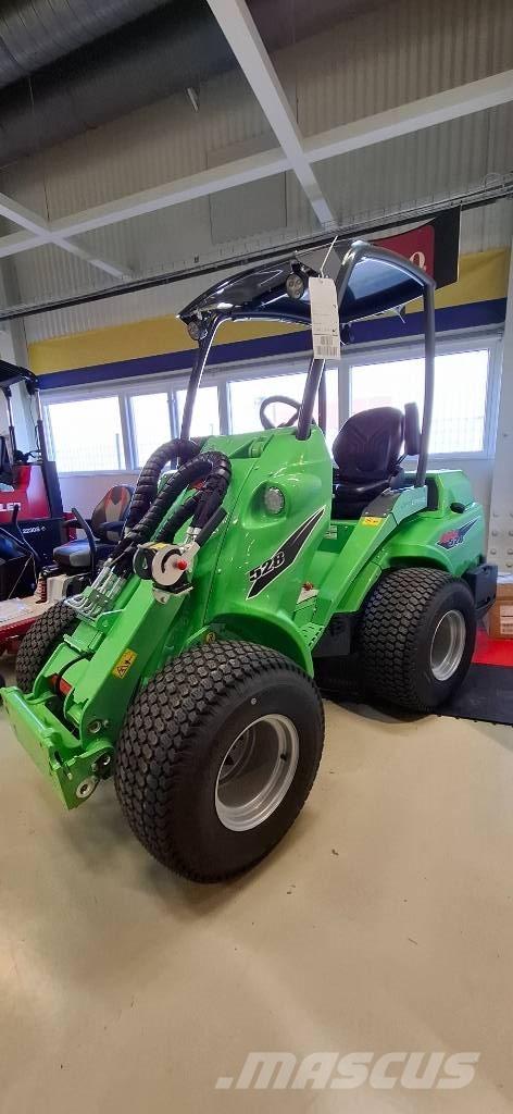 Avant 528 Univerzális rakodók