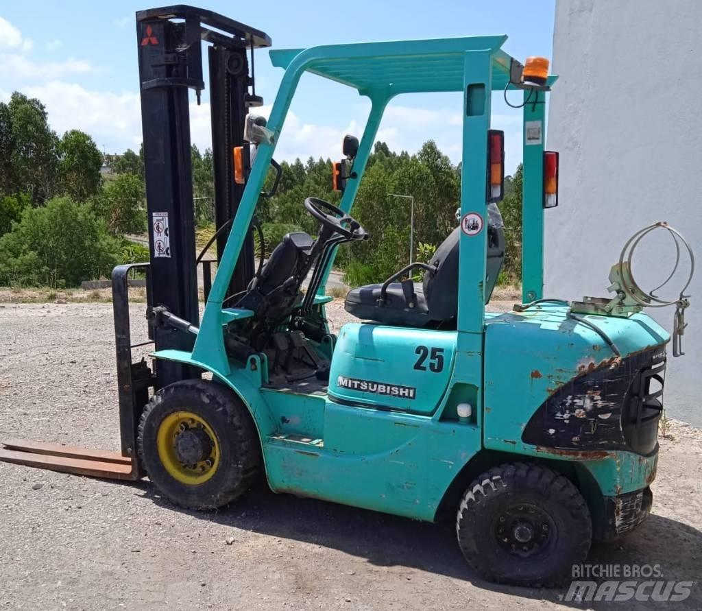 Mitsubishi FG25K Gázüzemű targoncák