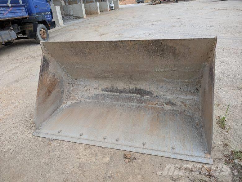 Bobcat TL 120 Gumikerekes homlokrakodók