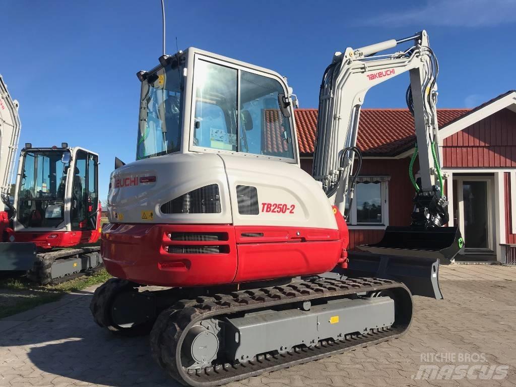 Takeuchi TB250-2 Mini kotrók < 7t