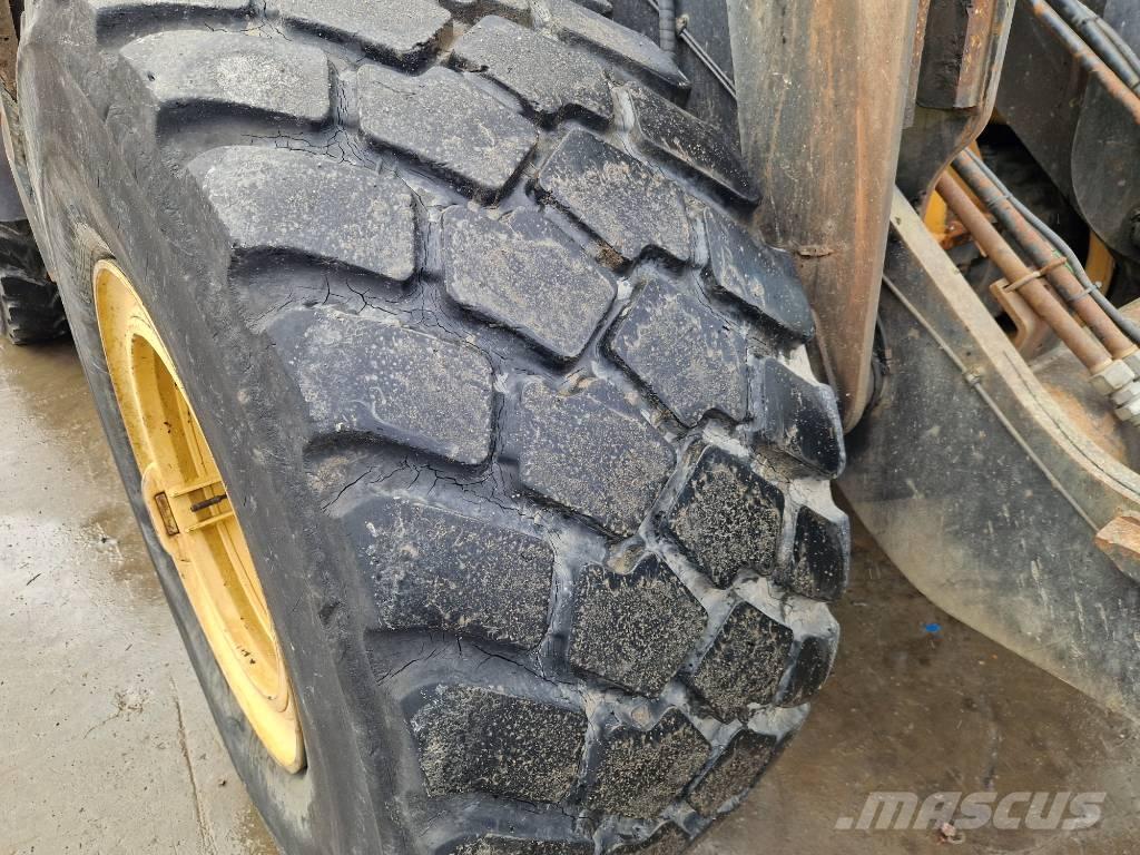 Ljungby L15 Gumikerekes homlokrakodók