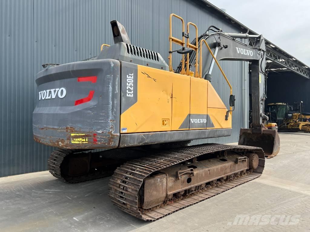 Volvo EC250E L Lánctalpas kotrók