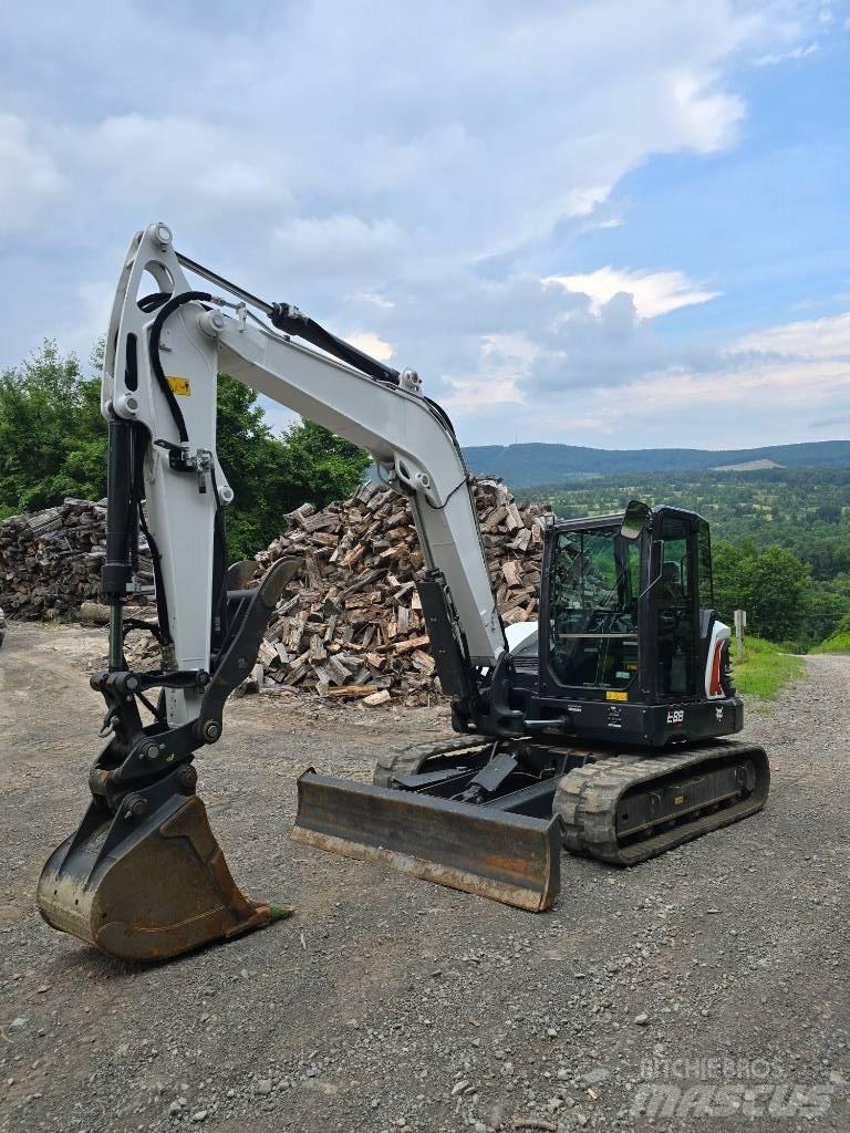 Bobcat E88 Lánctalpas kotrók