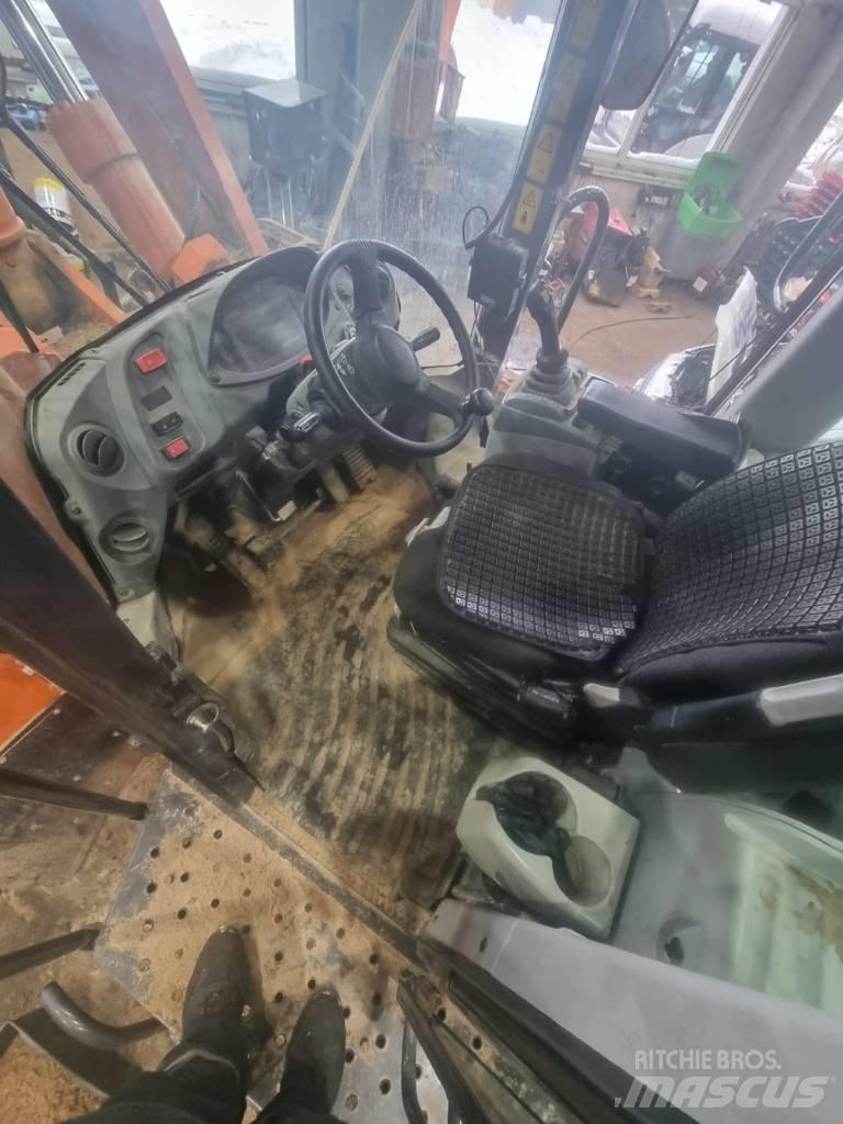 Hitachi ZW 310-6 Gumikerekes homlokrakodók