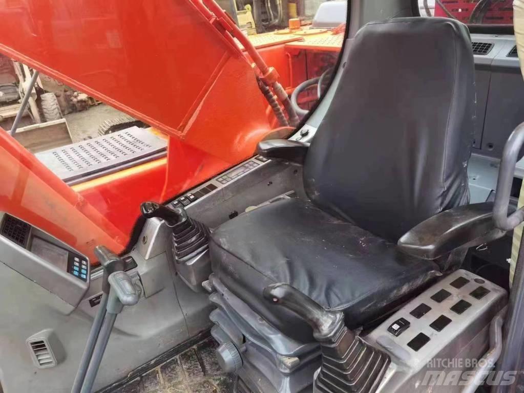 Doosan DX225LC Lánctalpas kotrók