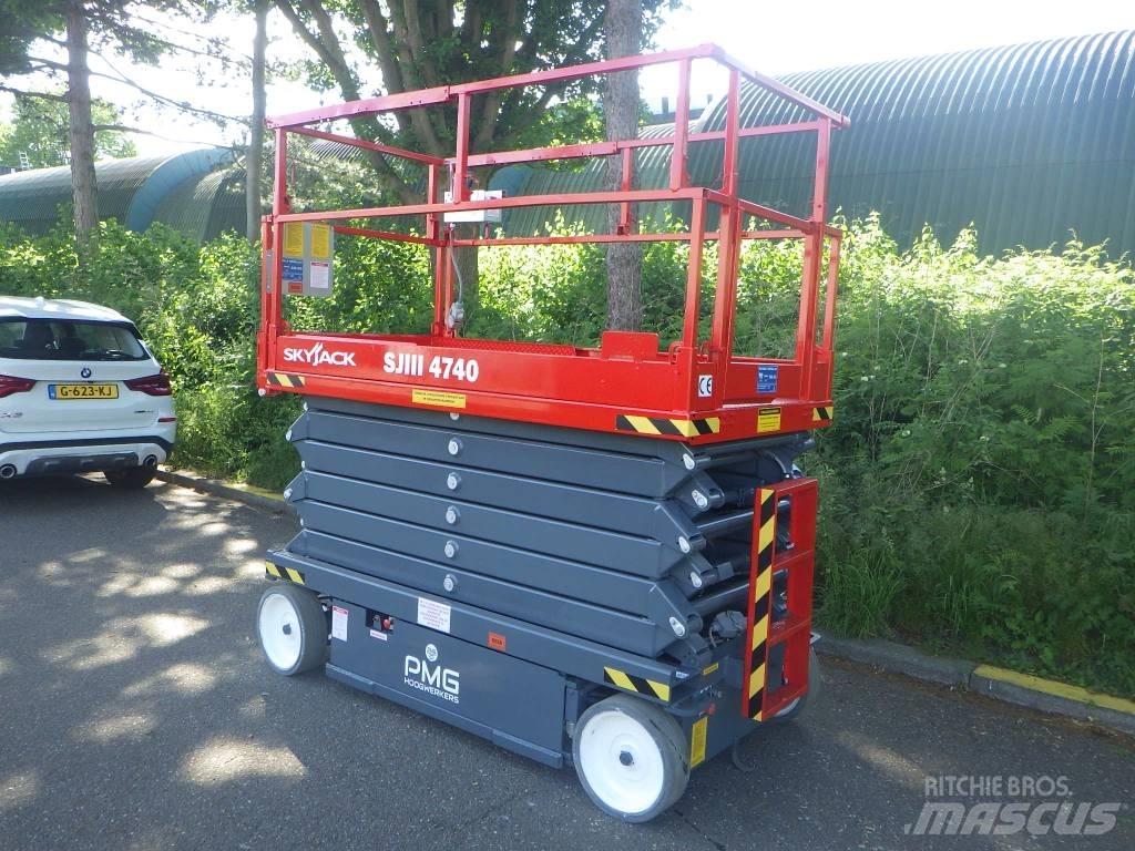 SkyJack SJ4740 Ollós emelők