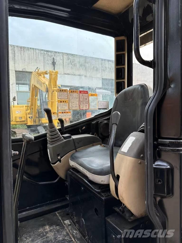 CAT 303 CR Mini kotrók < 7t