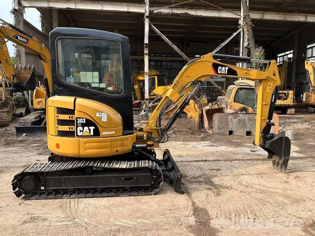 CAT 303 CR Mini kotrók < 7t