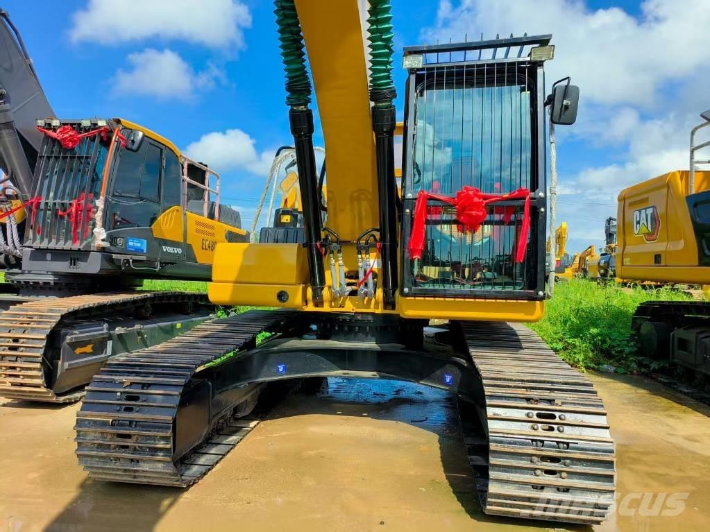 CAT 320 Lánctalpas kotrók