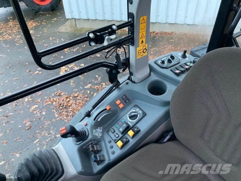 CLAAS NEXOS 240 S Traktorok