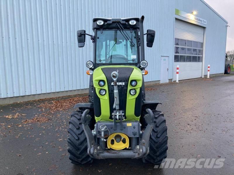 CLAAS NEXOS 240 S Traktorok