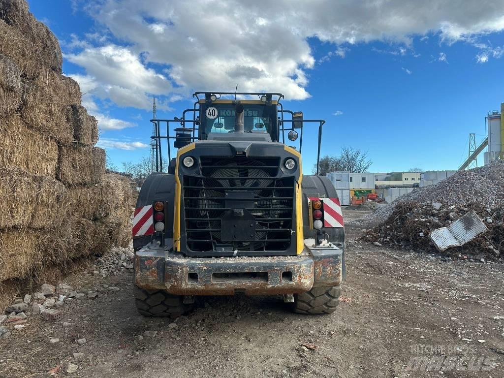 Komatsu WA380-8 Gumikerekes homlokrakodók