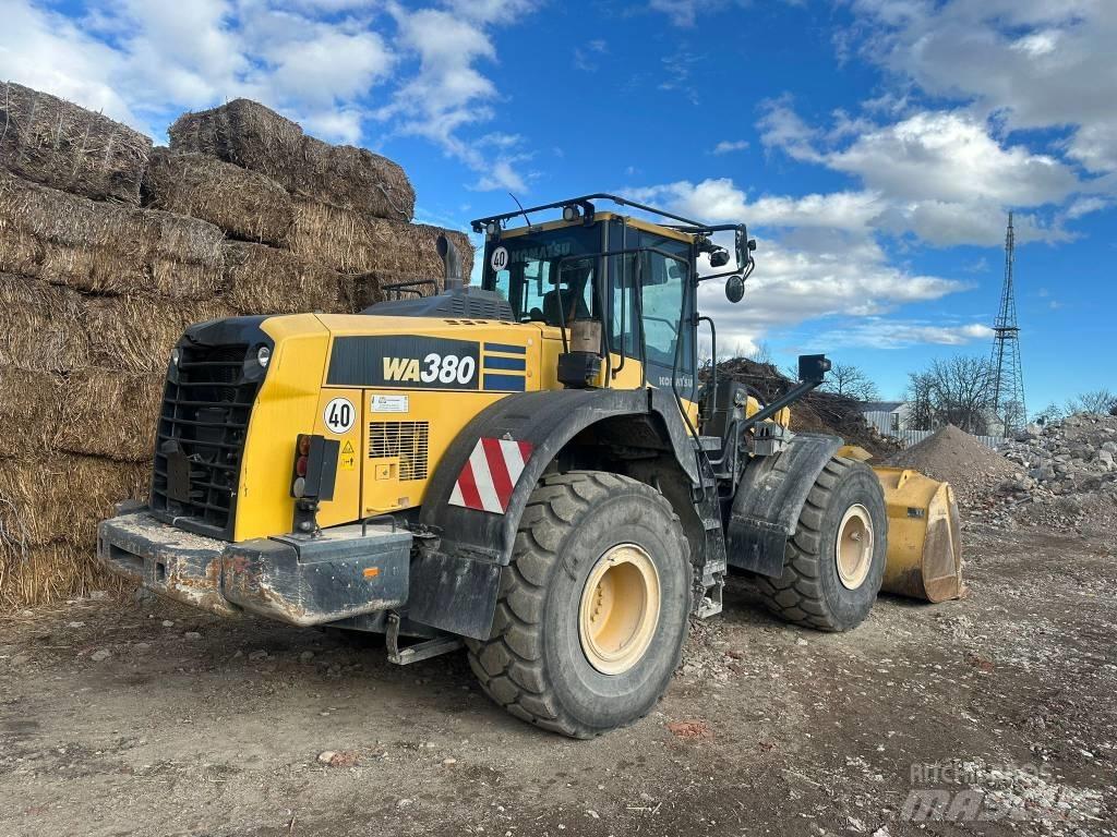 Komatsu WA380-8 Gumikerekes homlokrakodók