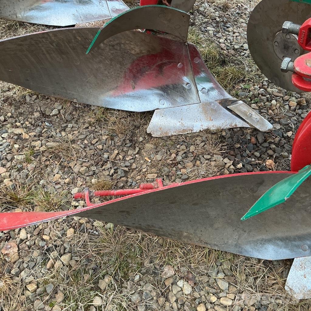 Kverneland ES85 Váltvaforgató ekék