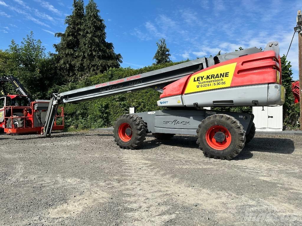 SkyJack SJ66T Karos emelők