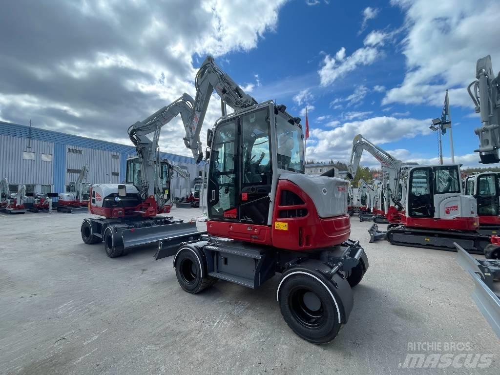 Takeuchi TB 370W Gumikerekes kotrók