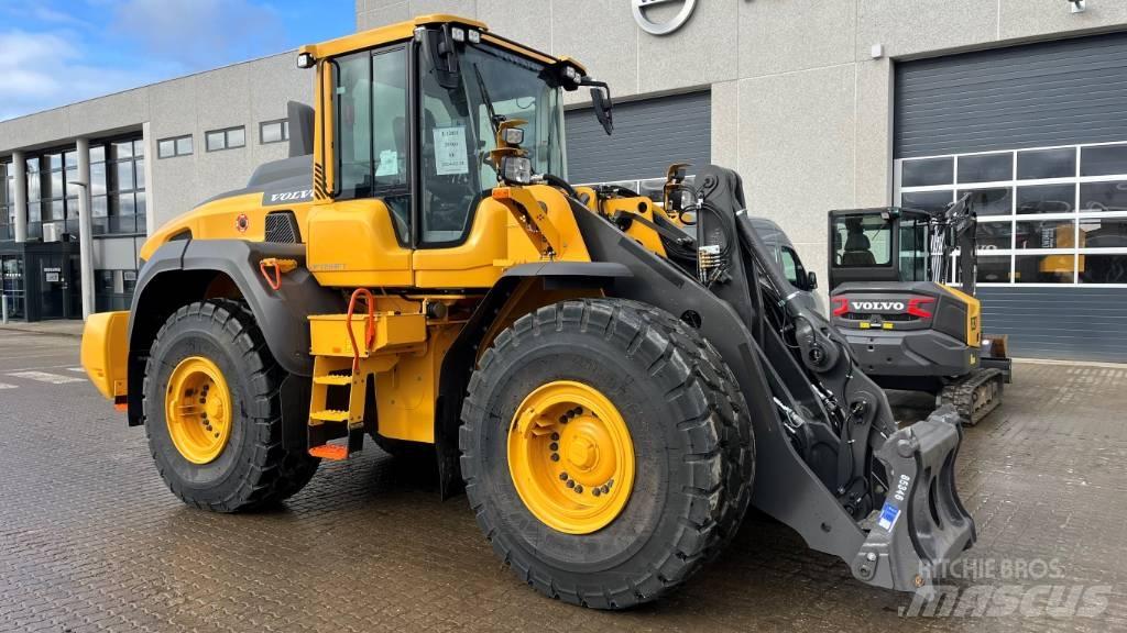 Volvo L120H Gumikerekes homlokrakodók