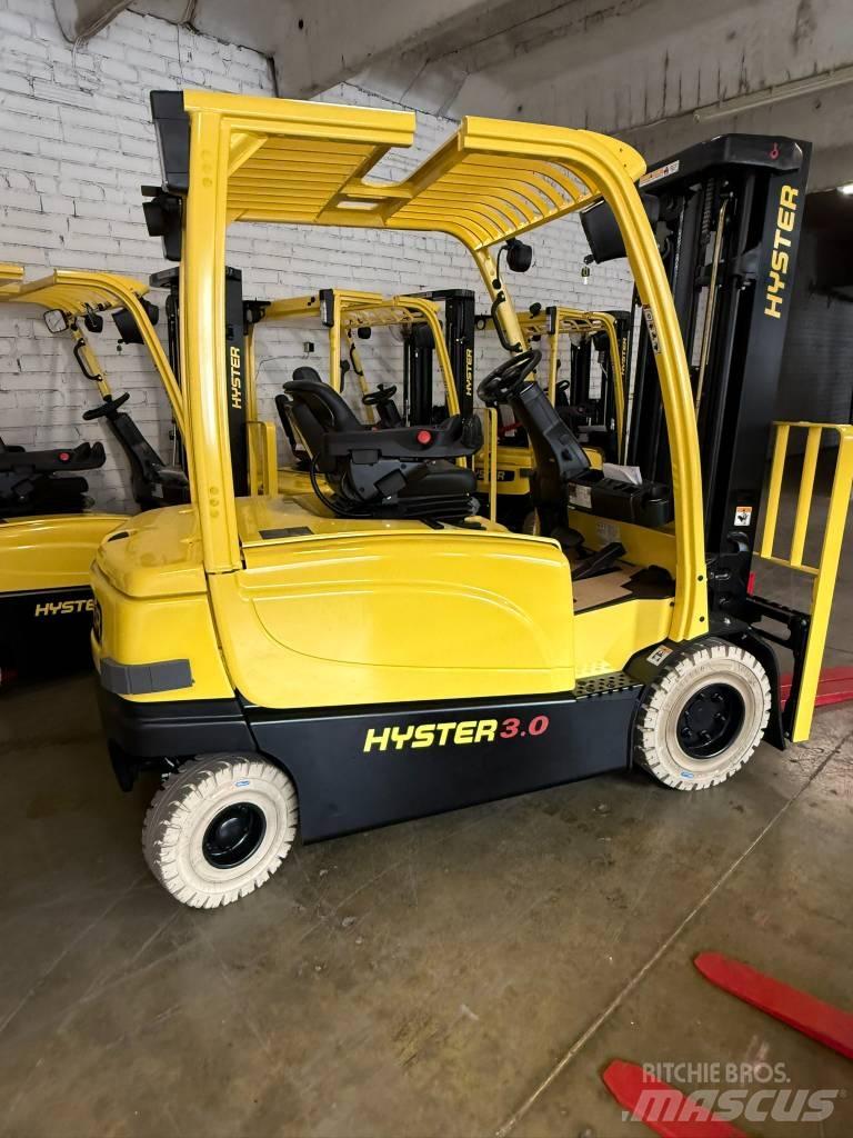 Hyster J3.0XN Elektromos targoncák