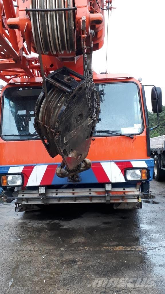 Liebherr LTM 1090-2 Terepdaruk