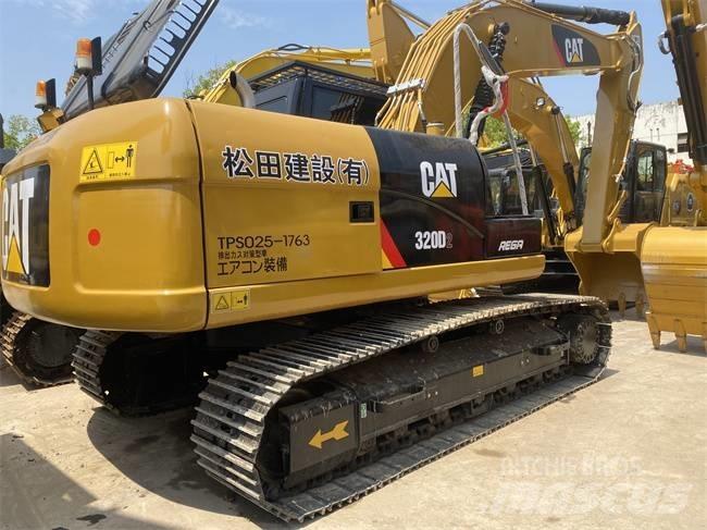 CAT 320 D2 Lánctalpas kotrók