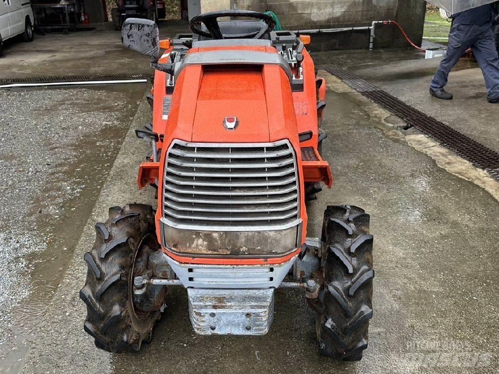 Kubota A-17 Traktorok