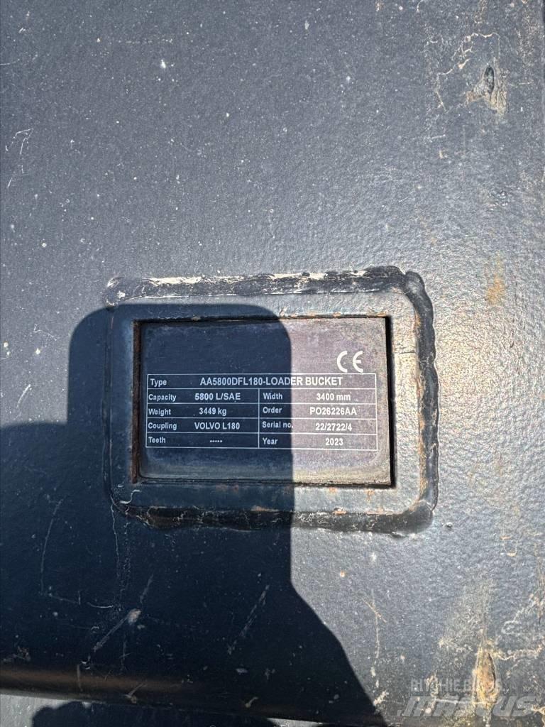 Volvo L180H Gumikerekes homlokrakodók