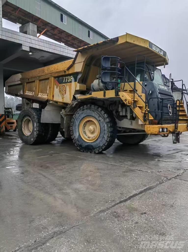 CAT 777E Csuklósdömperek