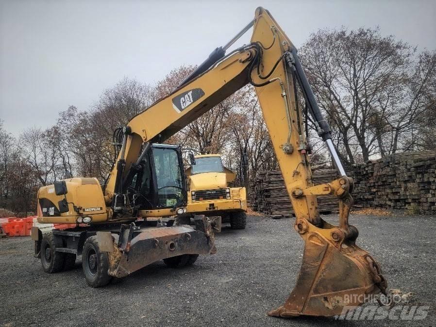 CAT M 315 D Gumikerekes kotrók