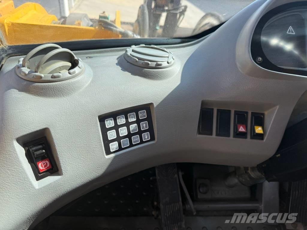 Volvo L 150 E Gumikerekes homlokrakodók
