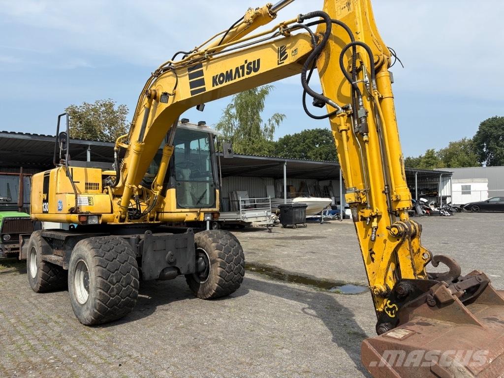 Komatsu PW 130-7K Gumikerekes kotrók