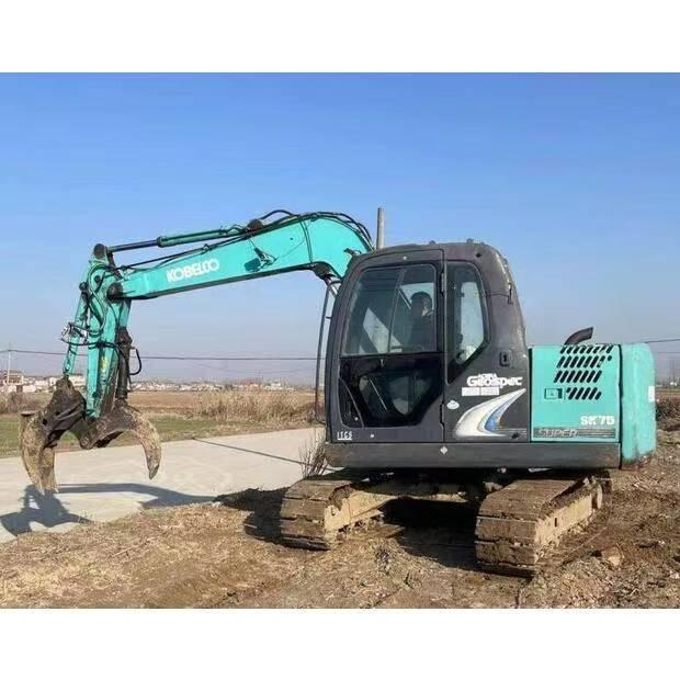 Kobelco SK 75 Közepes (midi) kotrók 7 t - 12 t