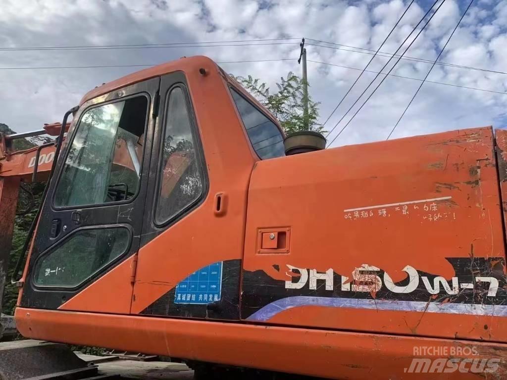 Doosan 150 W-7 Gumikerekes kotrók