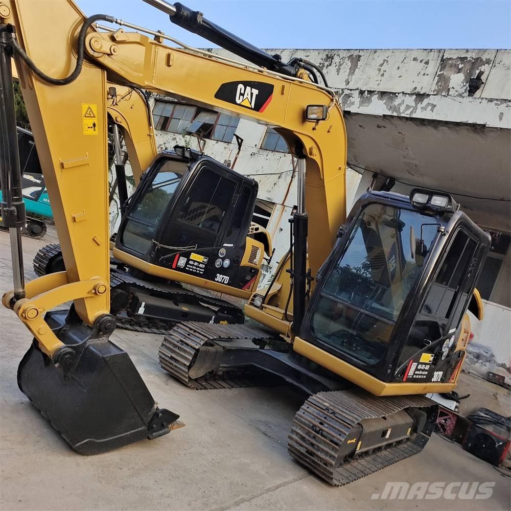 CAT 307 D Közepes (midi) kotrók 7 t - 12 t