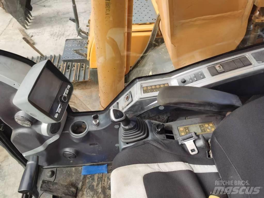 Hyundai 220lc-9s Lánctalpas kotrók