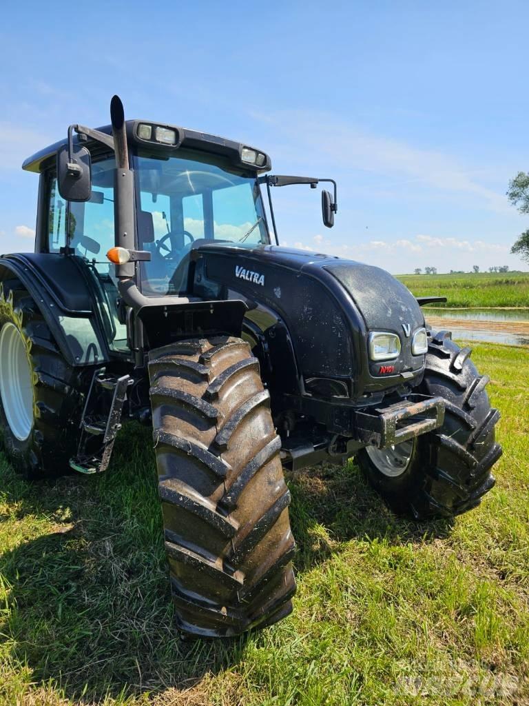 Valtra N 101 Traktorok