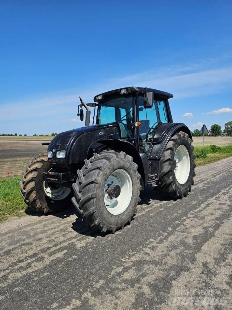 Valtra N 101 Traktorok