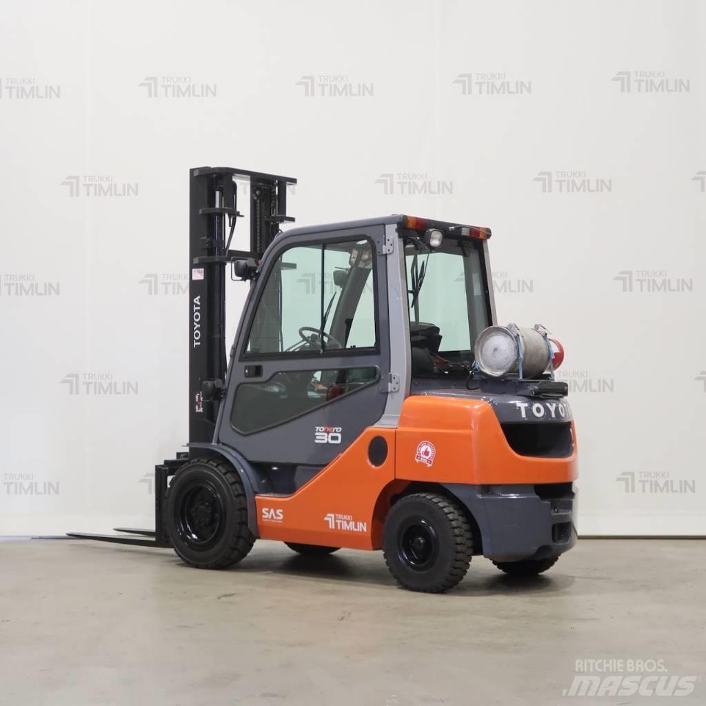 Toyota 02-8FGF30 Gázüzemű targoncák