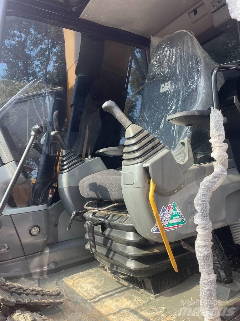 CAT 312 Közepes (midi) kotrók 7 t - 12 t