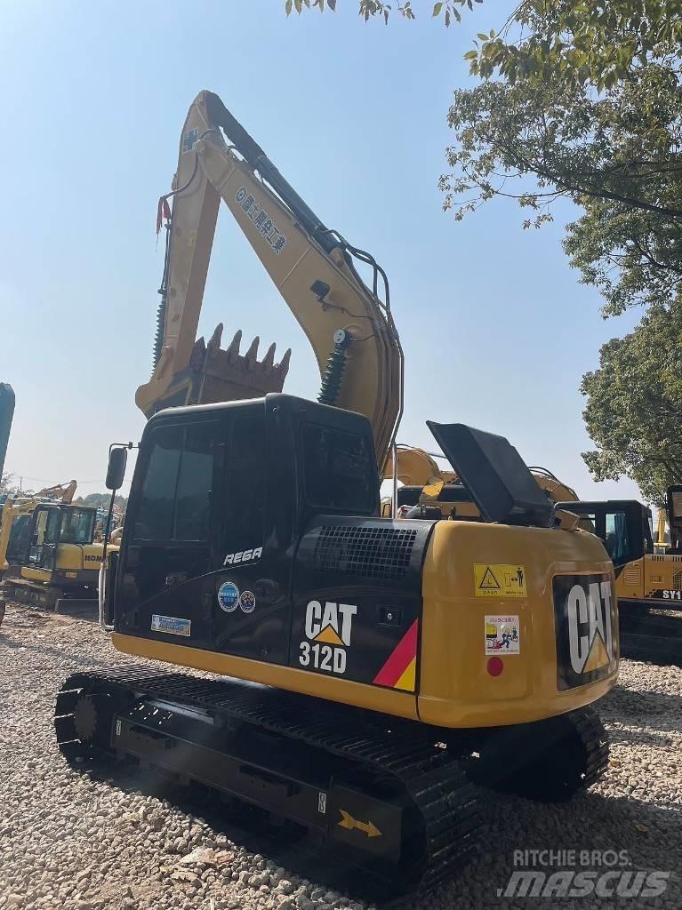 CAT 312 Közepes (midi) kotrók 7 t - 12 t