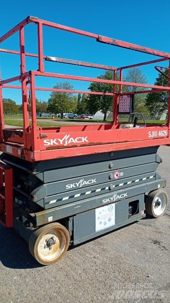SkyJack SJ4626 Ollós emelők